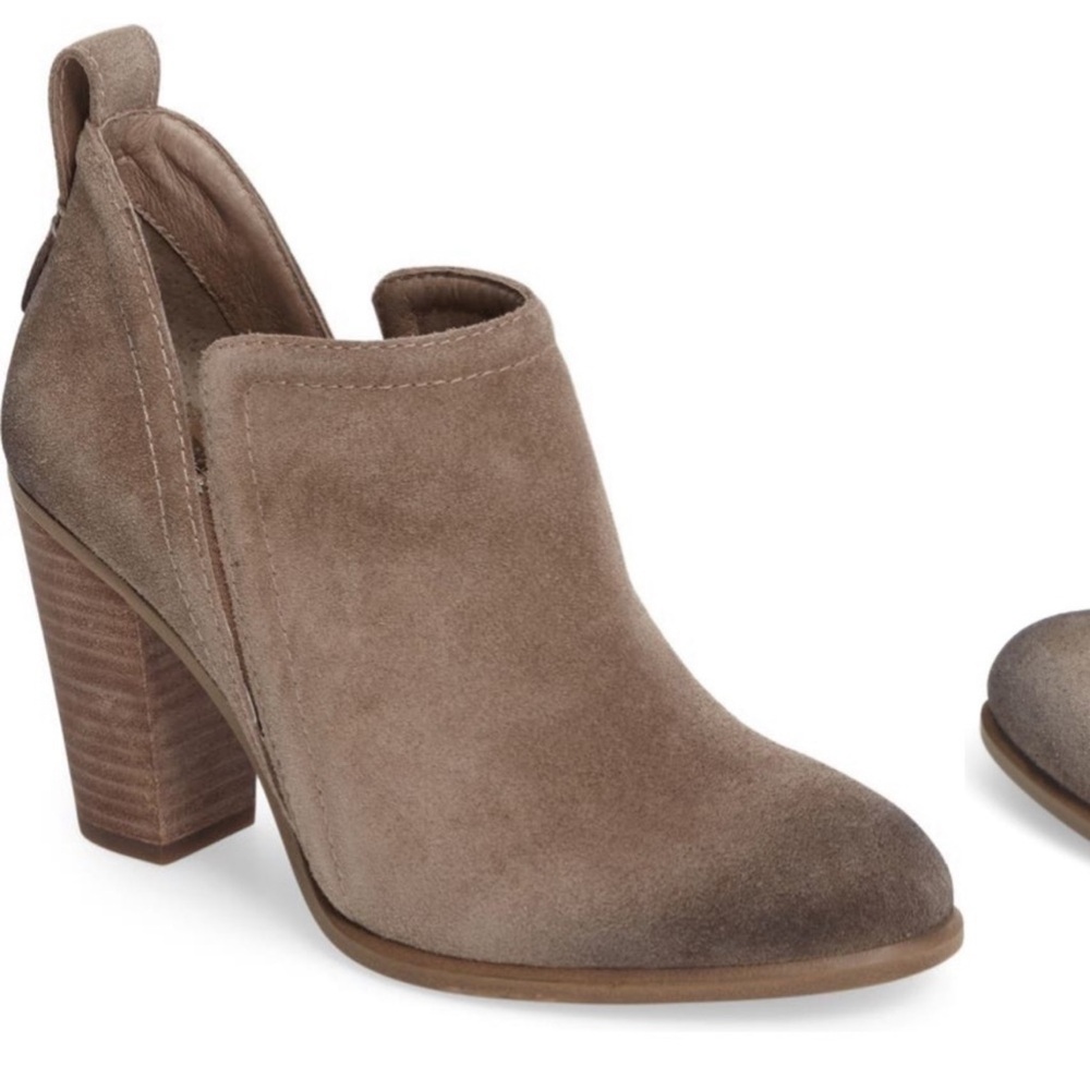 VINCE CAMUTO Francis Distressed Leather Ankle heel bootie women size 6.5